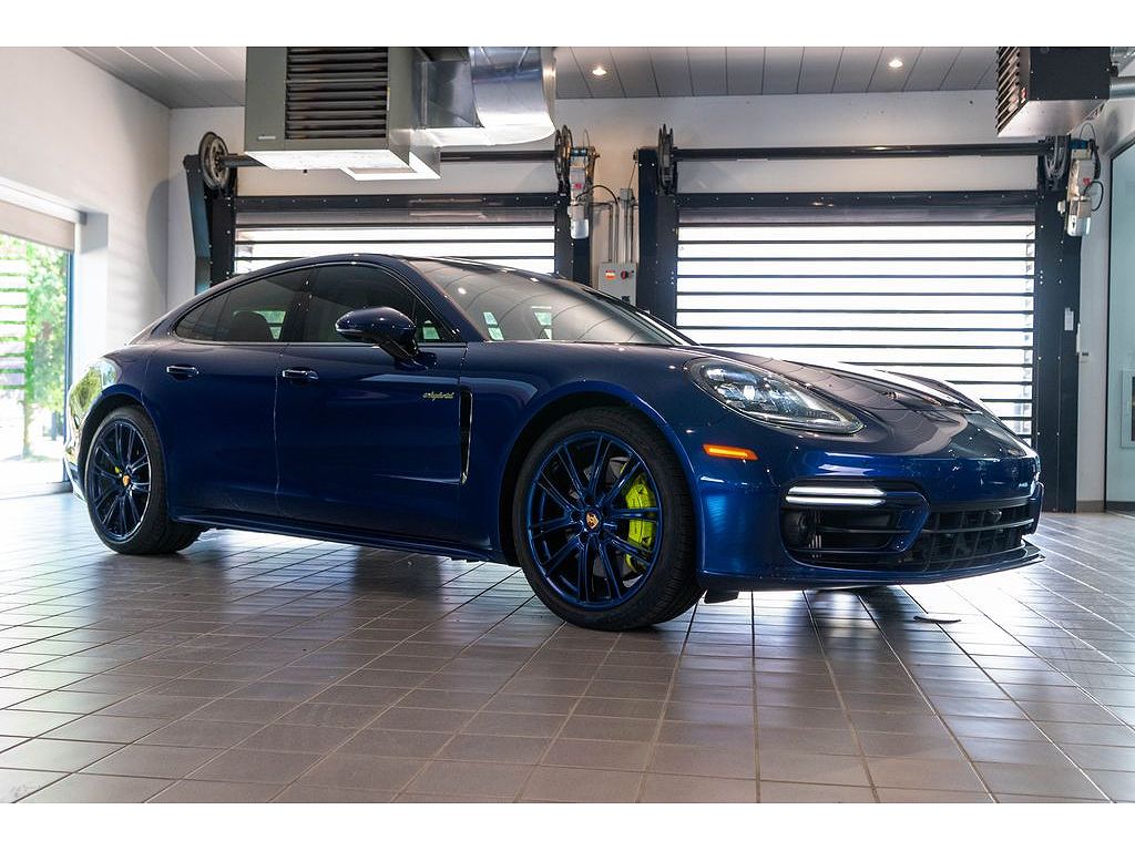 2023 Porsche Panamera 4 E-Hybrid Platinum Edition