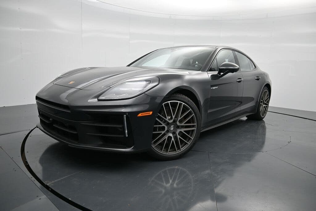 2026 Porsche Panamera 4 E-Hybrid