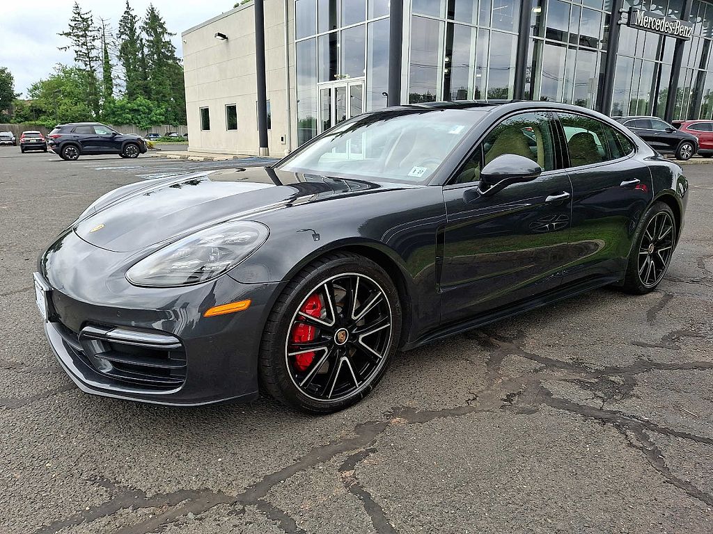 2022 Porsche Panamera GTS