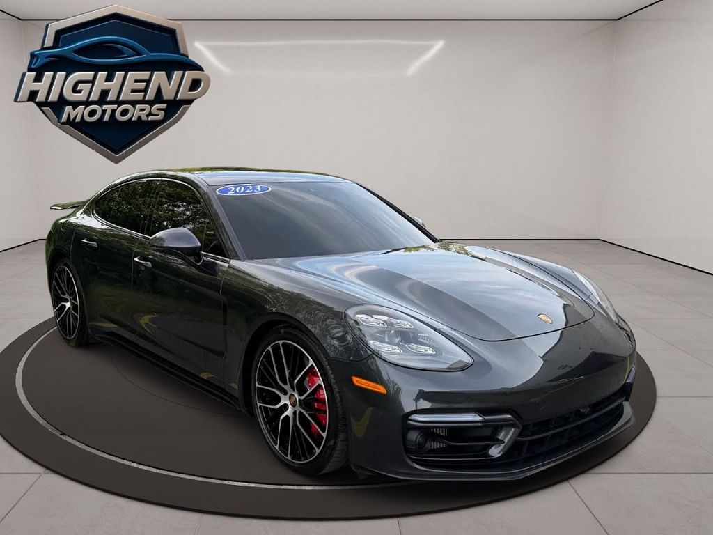 2023 Porsche Panamera GTS