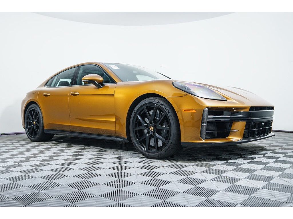 2025 Porsche Panamera GTS