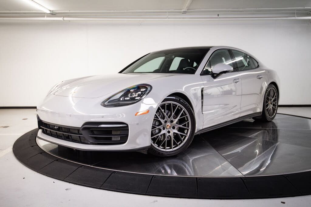 2022 Porsche Panamera 4