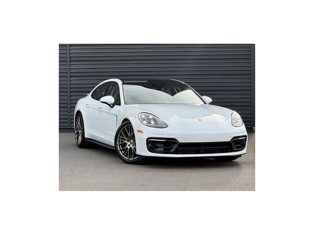 2023 Porsche Panamera 4 Platinum Edition