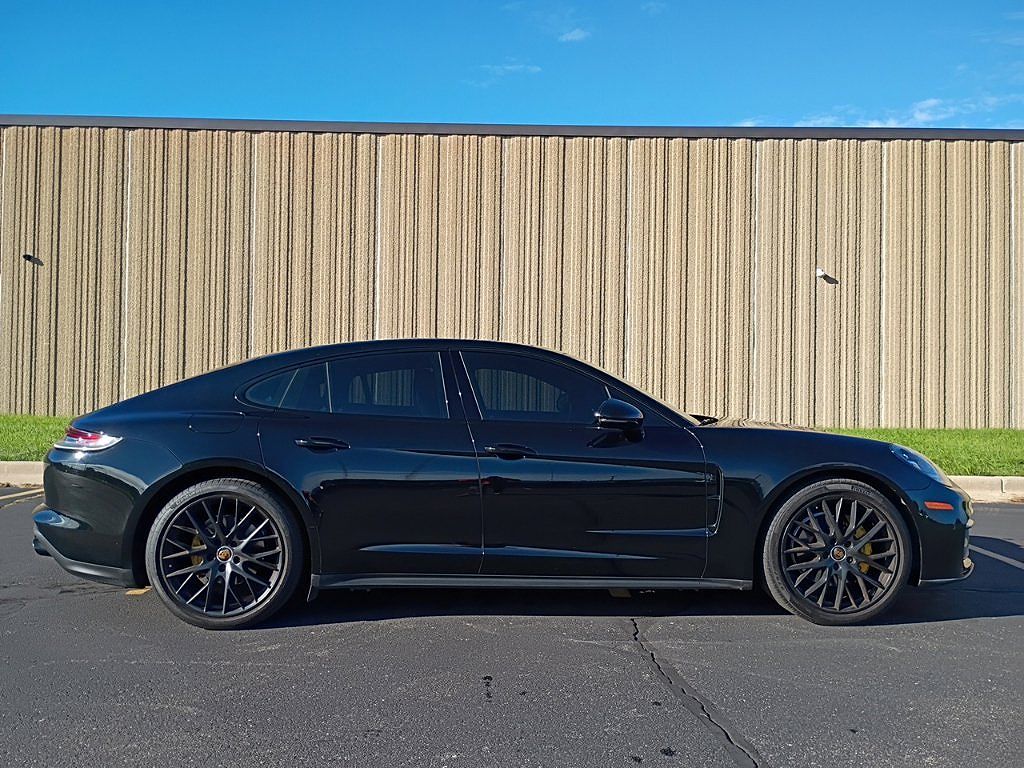 2022 Porsche Panamera
