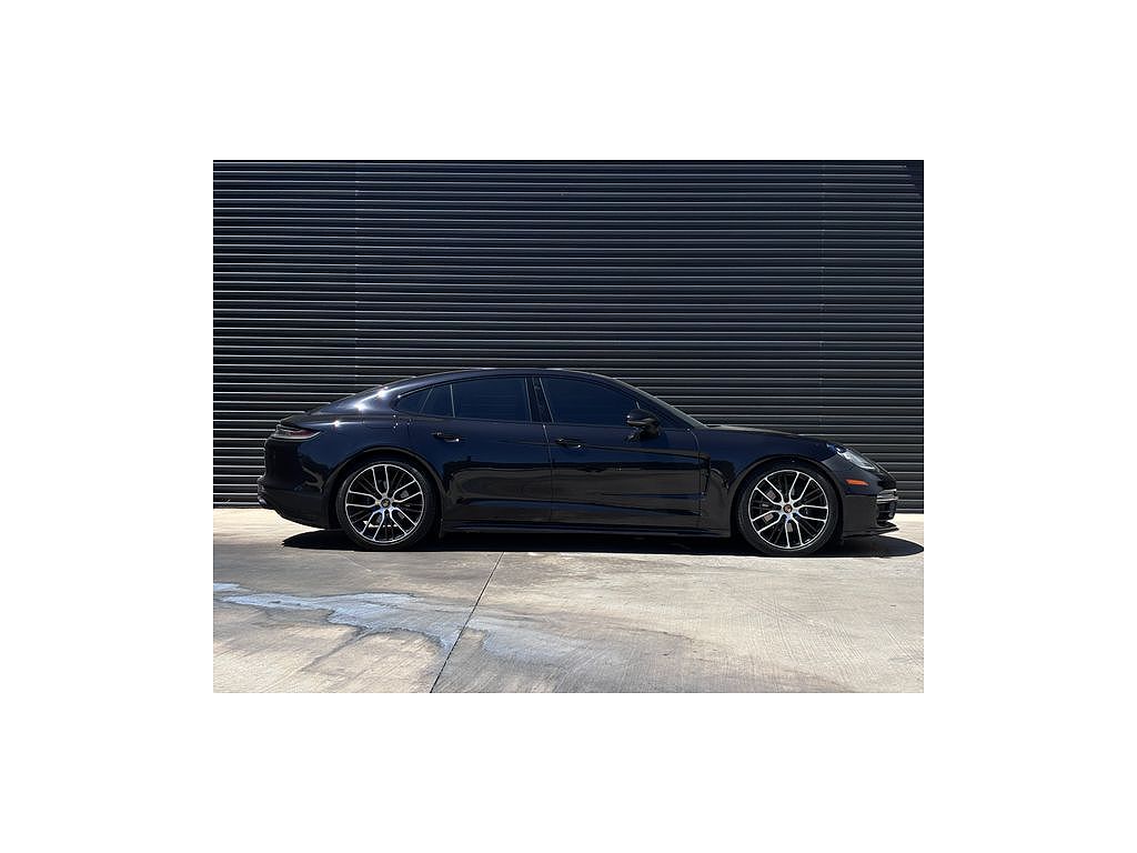 2023 Porsche Panamera