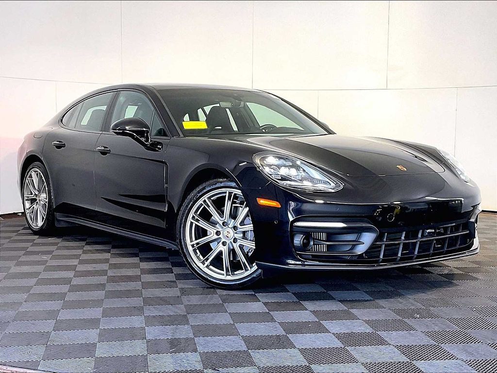 2023 Porsche Panamera 4