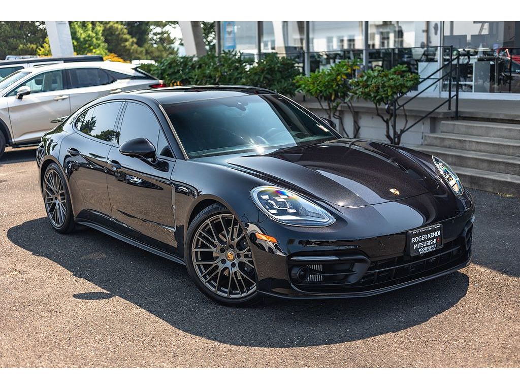 2023 Porsche Panamera 4 Platinum Edition
