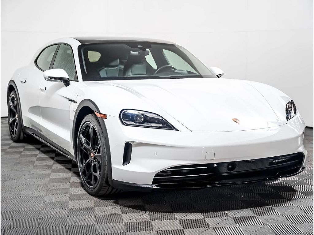 2025 Porsche Taycan photo 1