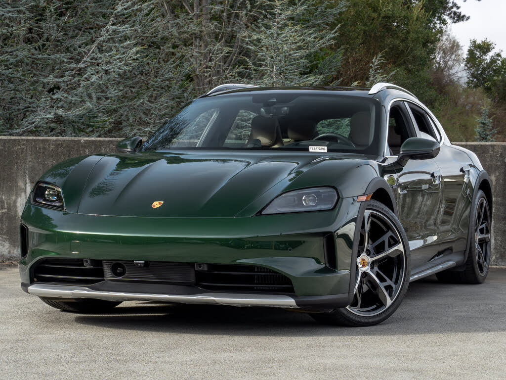 2025 Porsche Taycan photo 1
