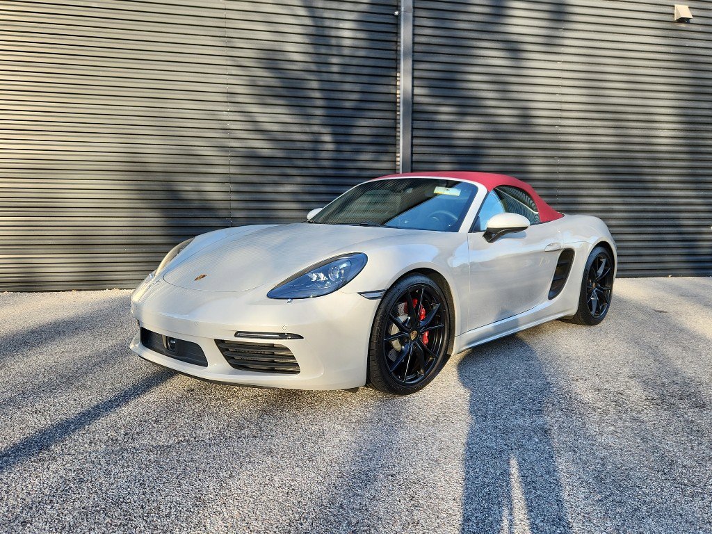 2025 Porsche 718 Boxster S