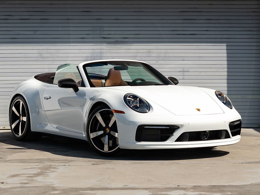 2024 Porsche 911 Carrera 4 GTS