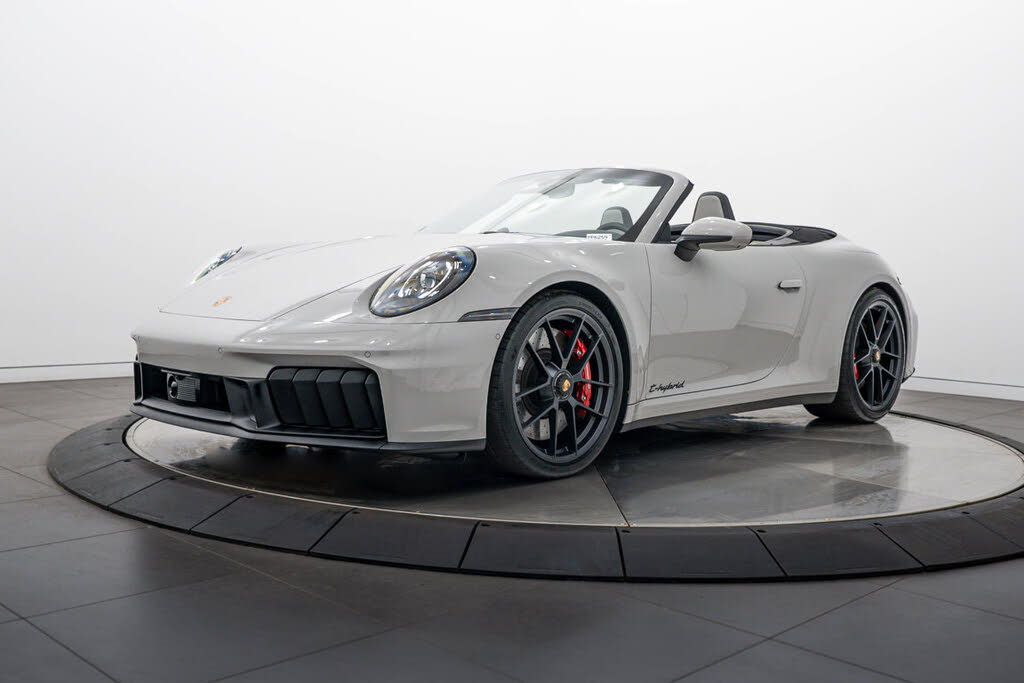 2026 Porsche 911 Carrera 4 GTS