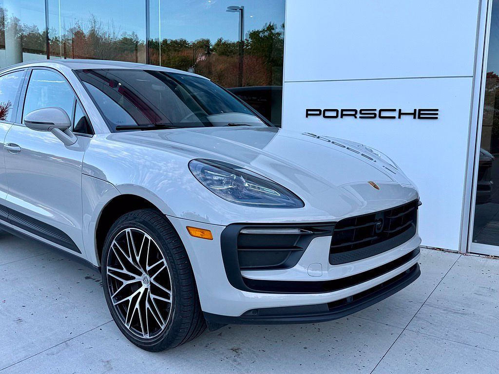 2022 Porsche Macan