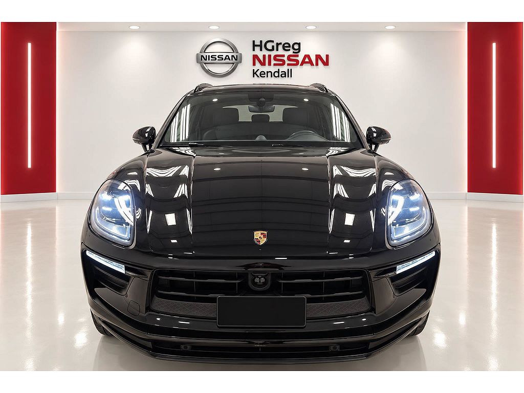 2024 Porsche Macan T