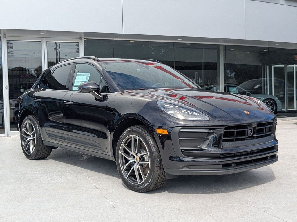 2025 Porsche Macan