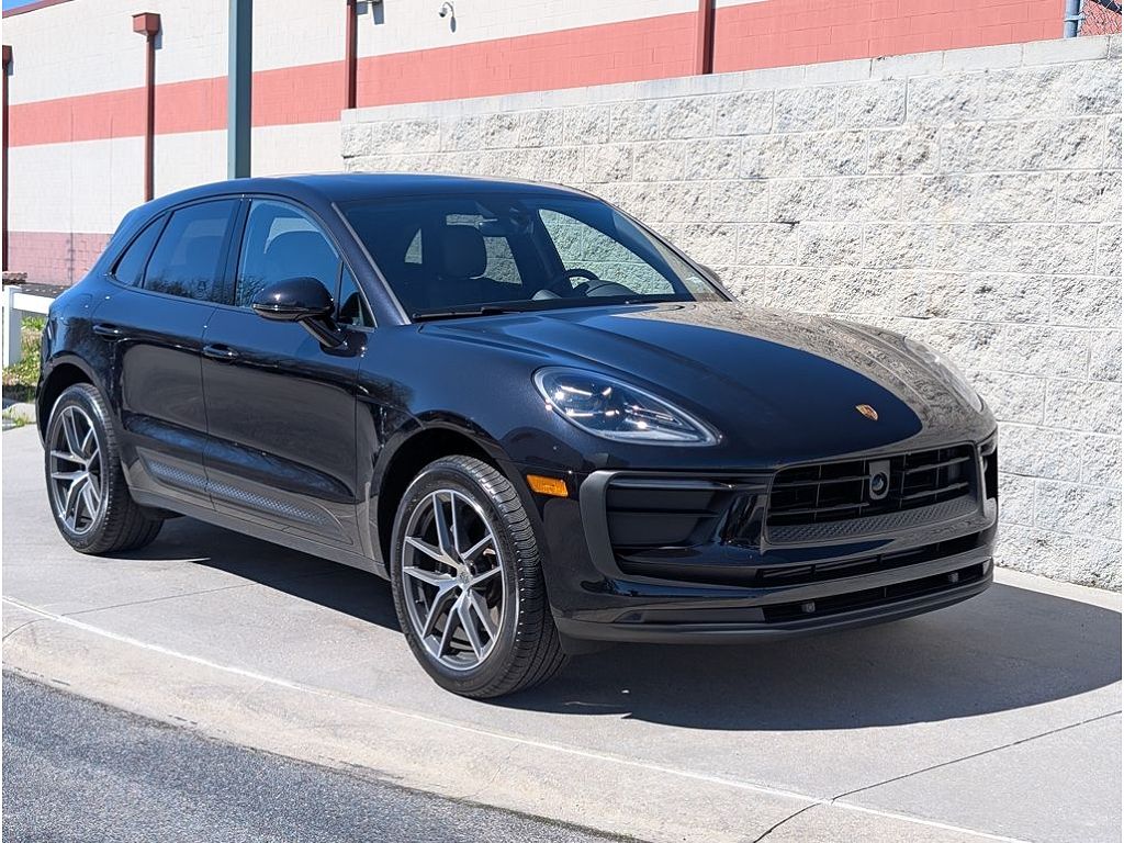 2025 Porsche Macan
