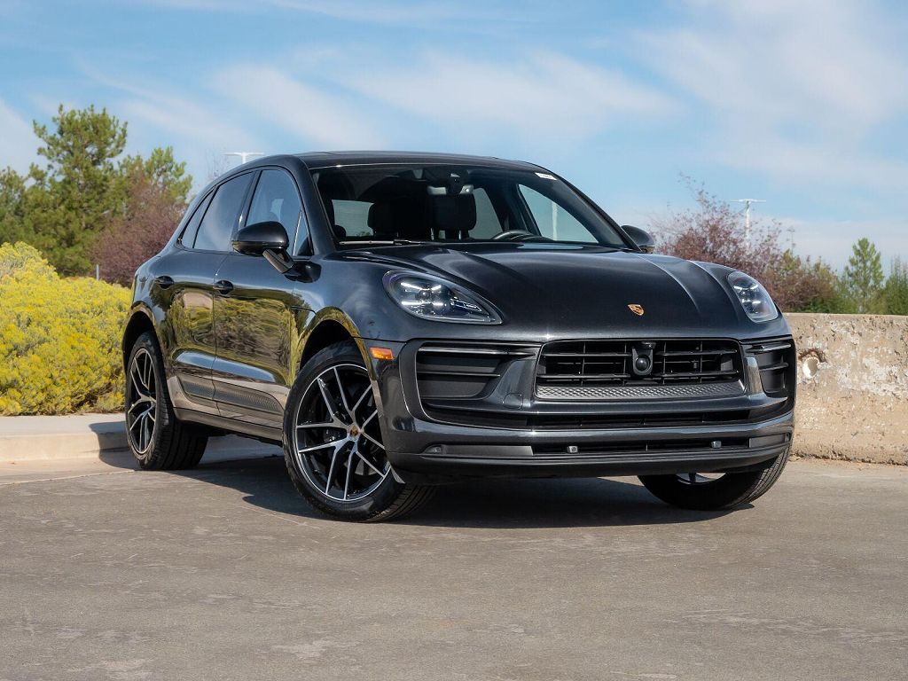 2025 Porsche Macan