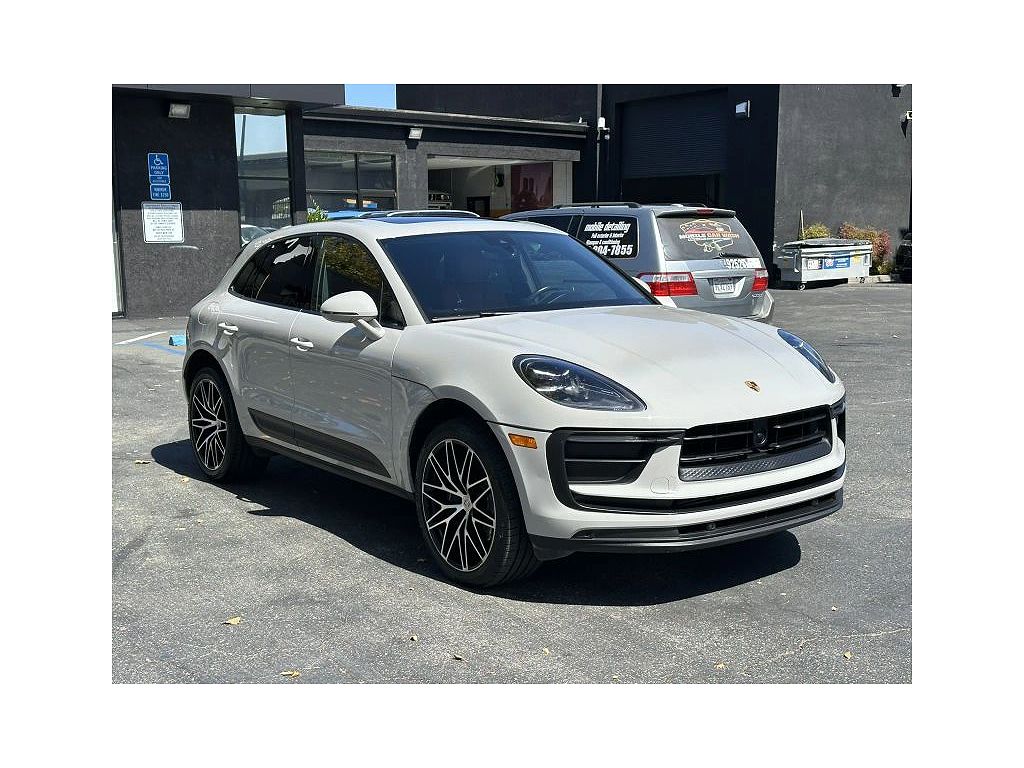 2023 Porsche Macan