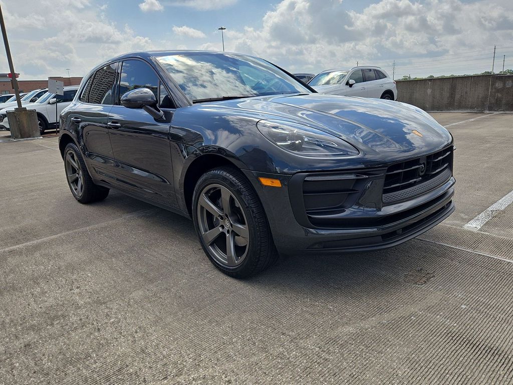 2025 Porsche Macan
