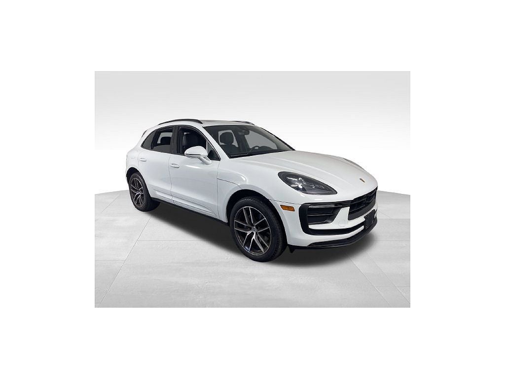 2025 Porsche Macan T