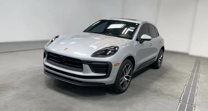 2023 Porsche Macan T