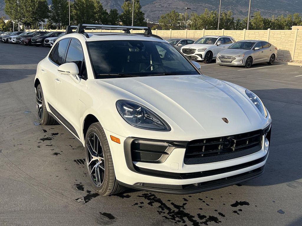 2025 Porsche Macan