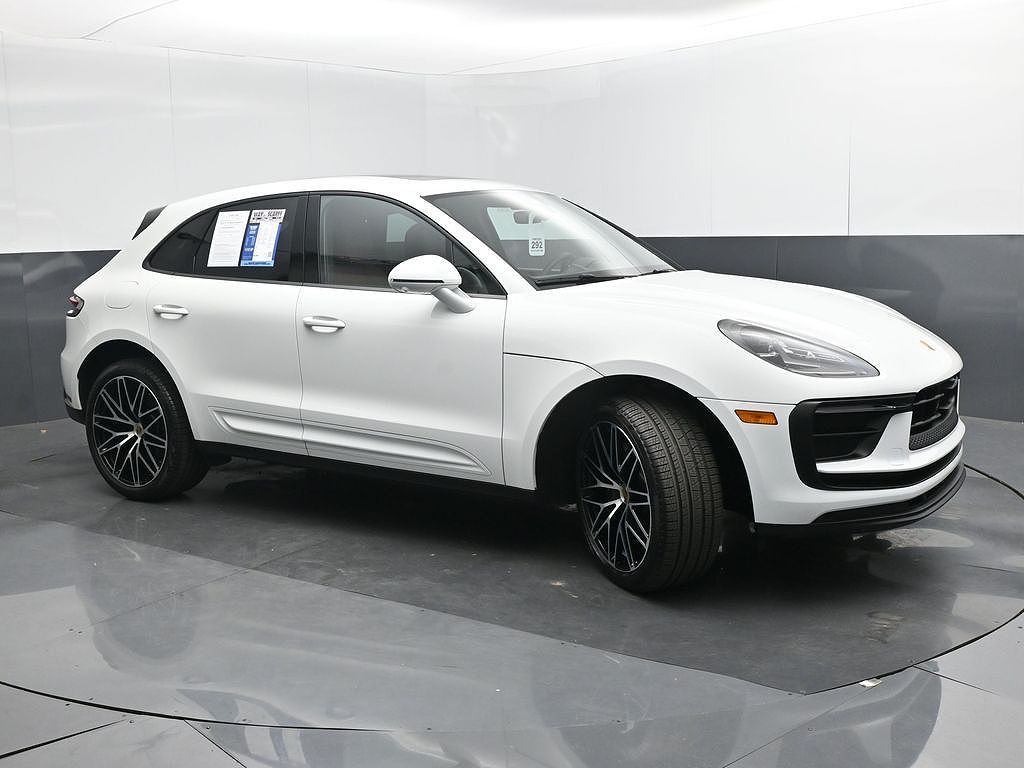 2025 Porsche Macan AWD