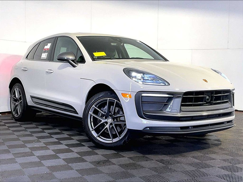 2025 Porsche Macan