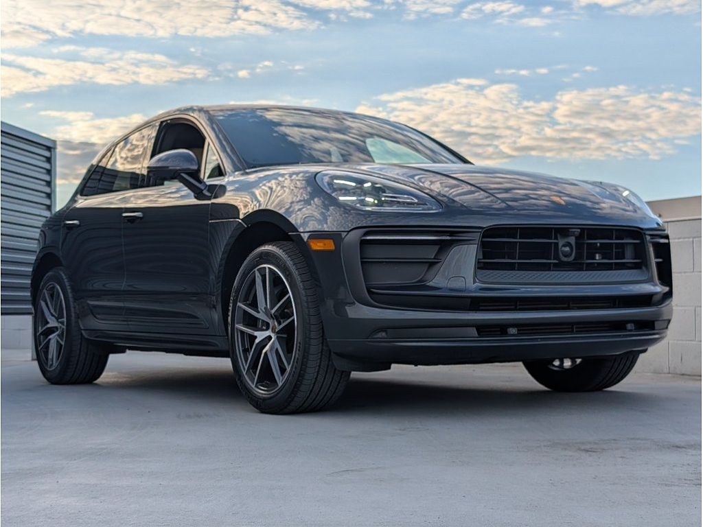 2025 Porsche Macan