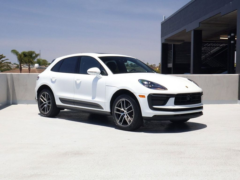 2025 Porsche Macan