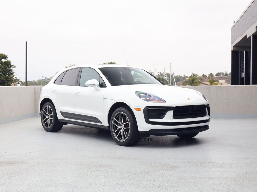 2025 Porsche Macan