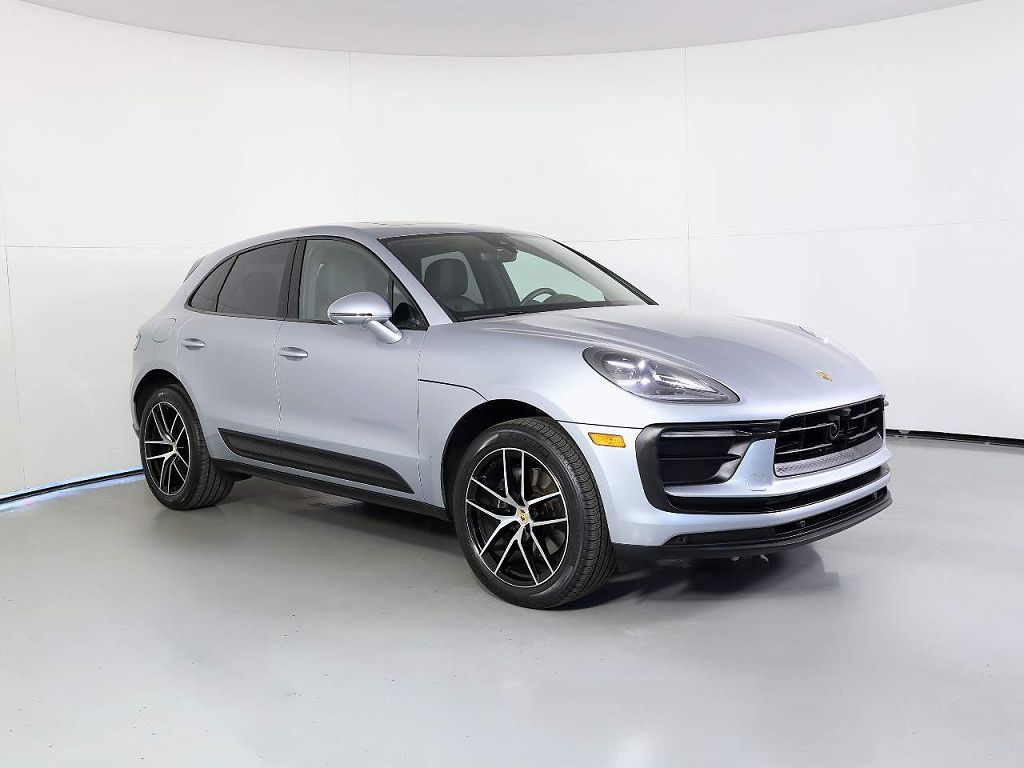 2025 Porsche Macan