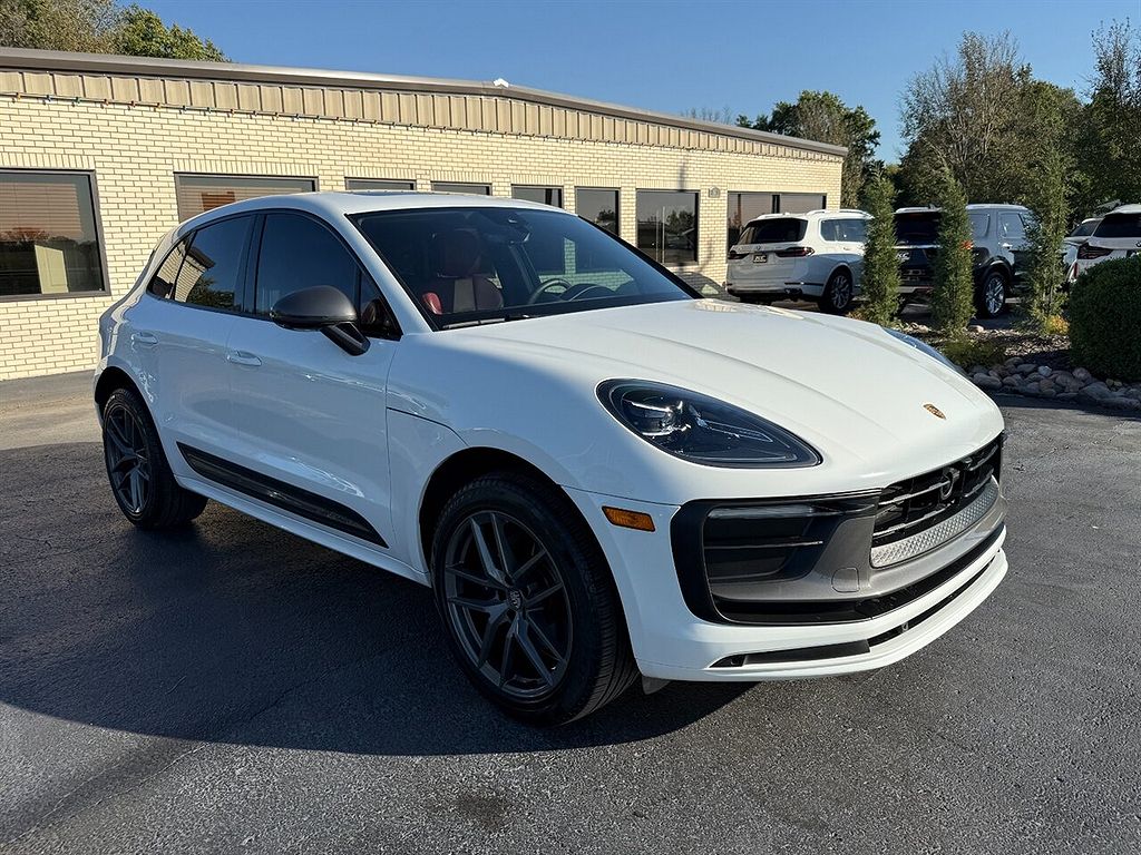 2025 Porsche Macan