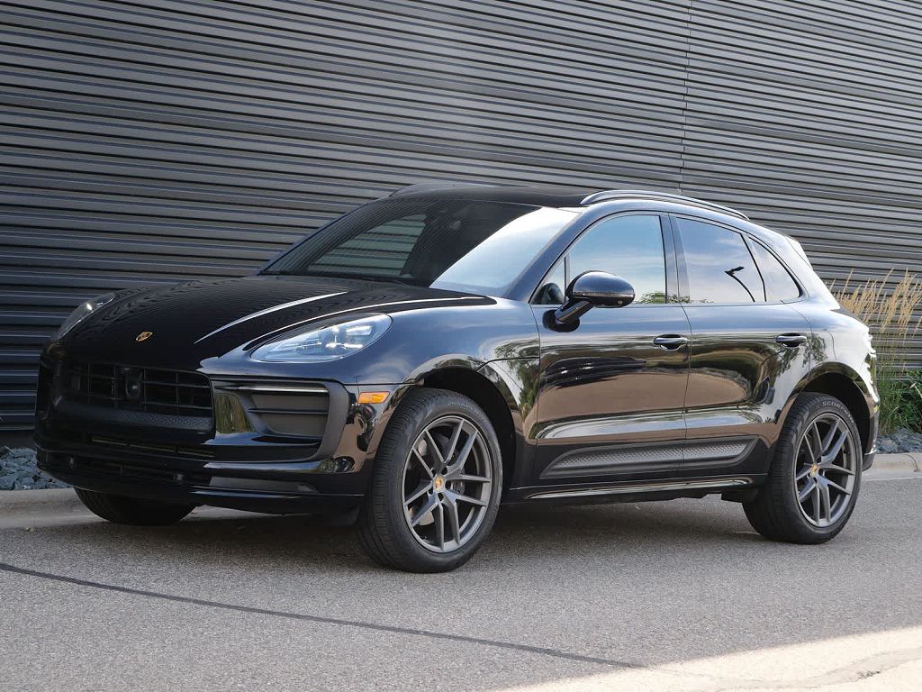 2023 Porsche Macan T