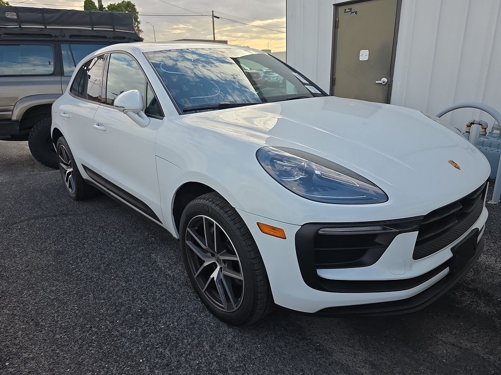 2025 Porsche Macan