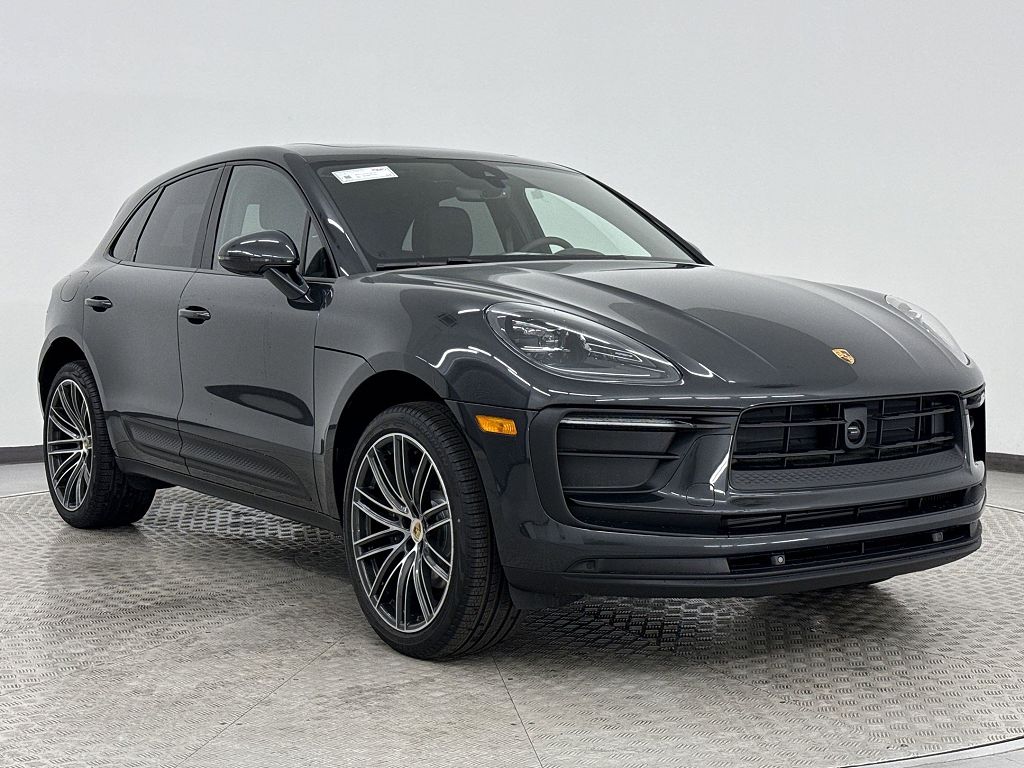 2025 Porsche Macan