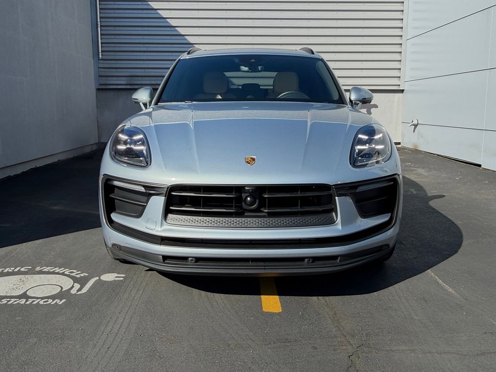 2025 Porsche Macan