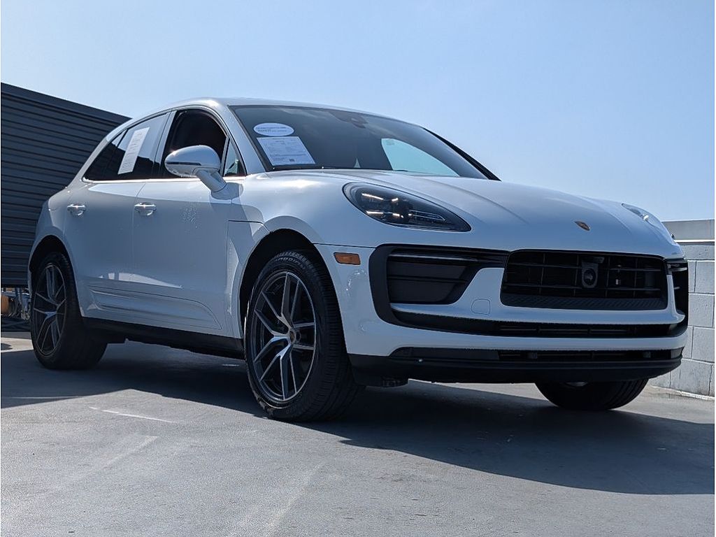 2025 Porsche Macan