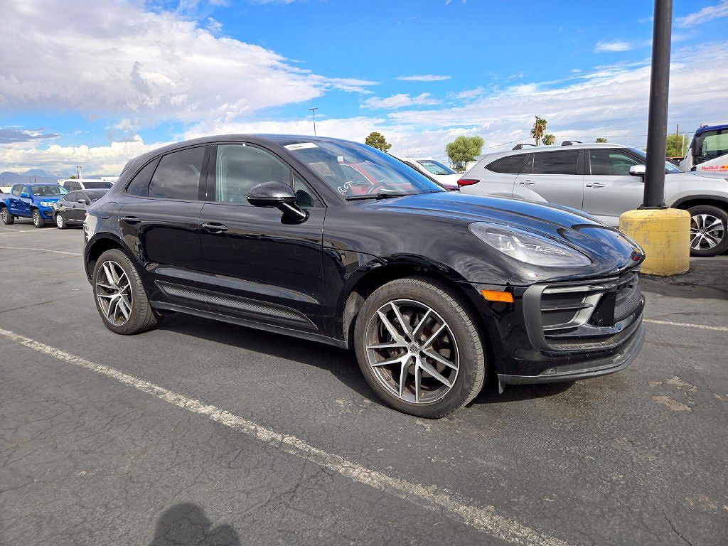 2025 Porsche Macan
