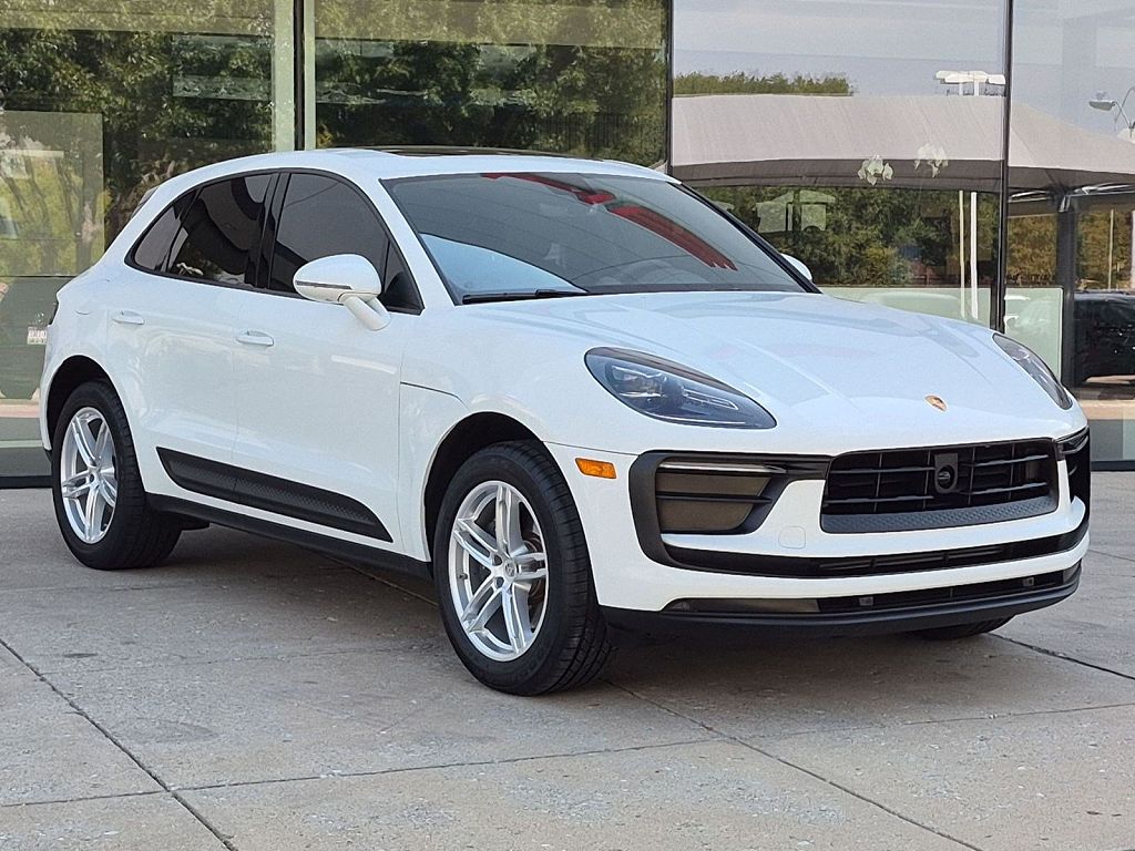 2025 Porsche Macan