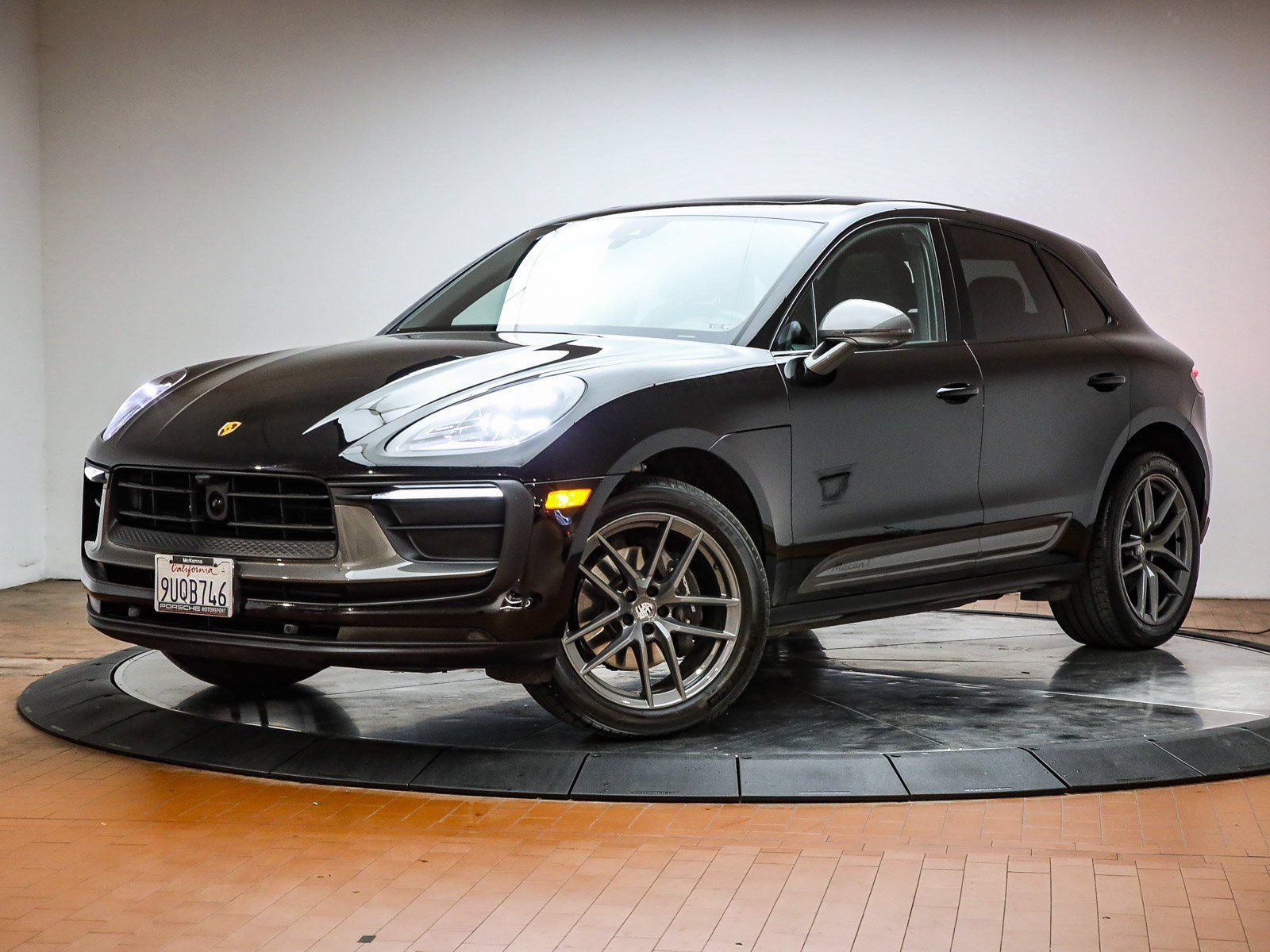 2025 Porsche Macan T