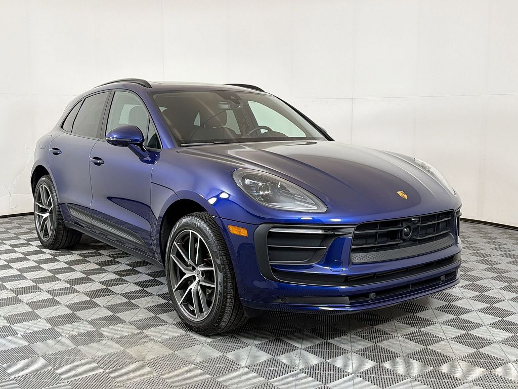 2025 Porsche Macan