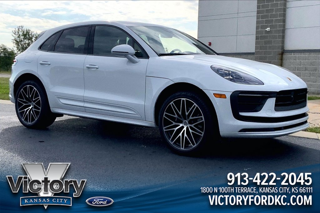 2024 Porsche Macan T