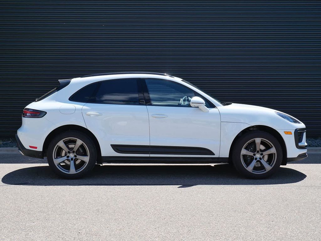 2025 Porsche Macan
