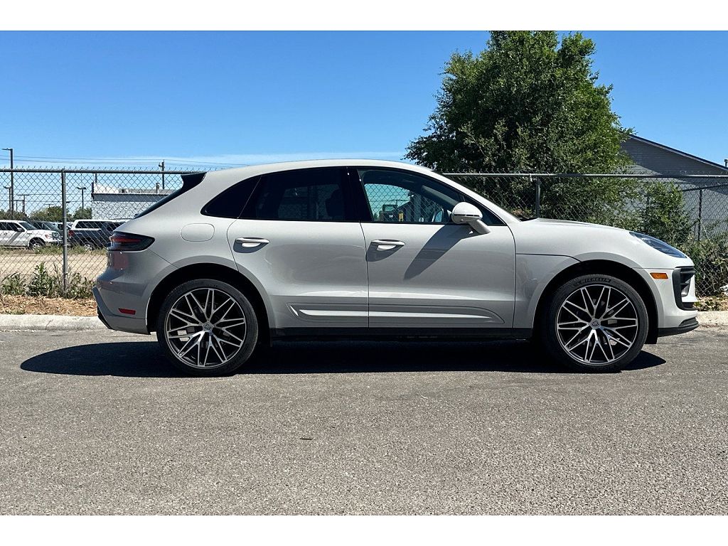 2025 Porsche Macan
