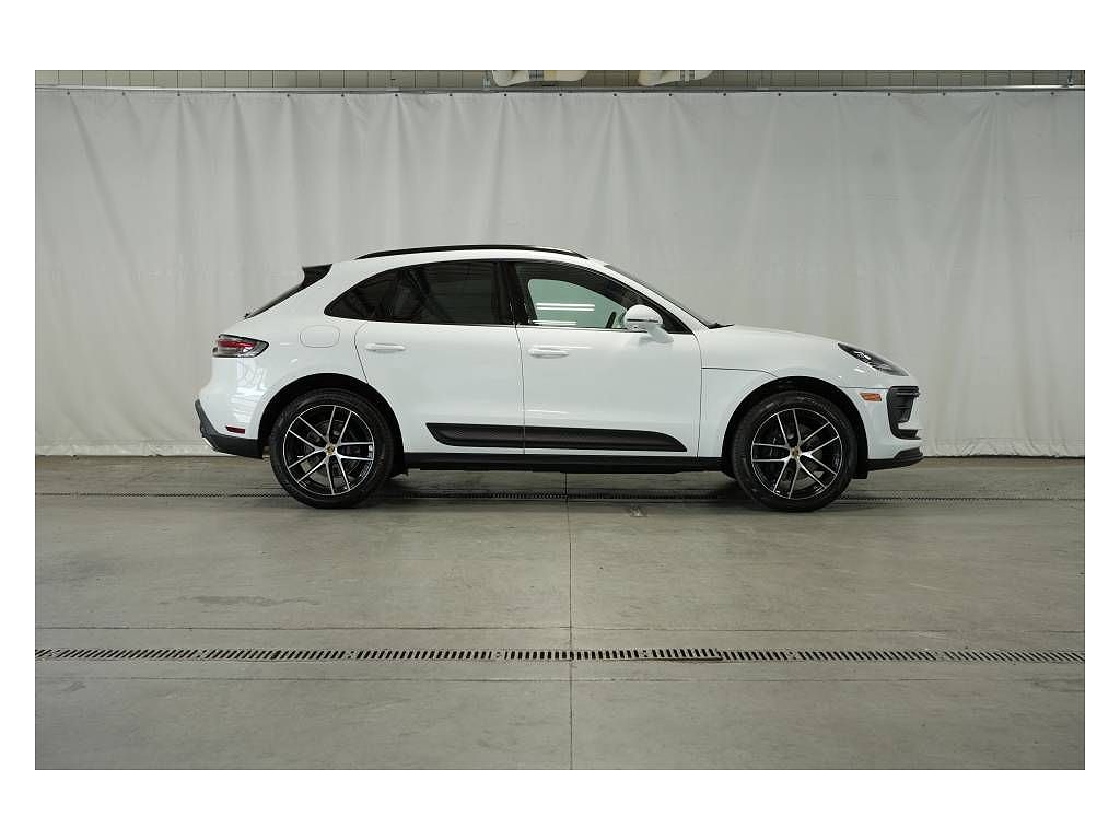 2025 Porsche Macan