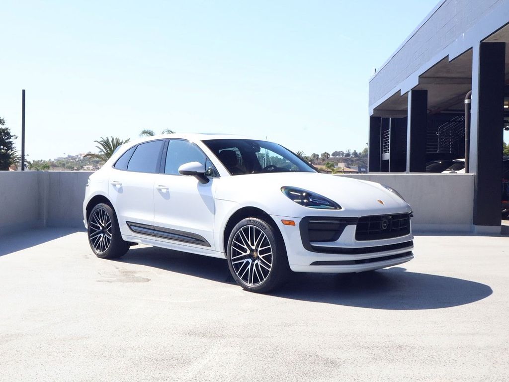 2026 Porsche Macan