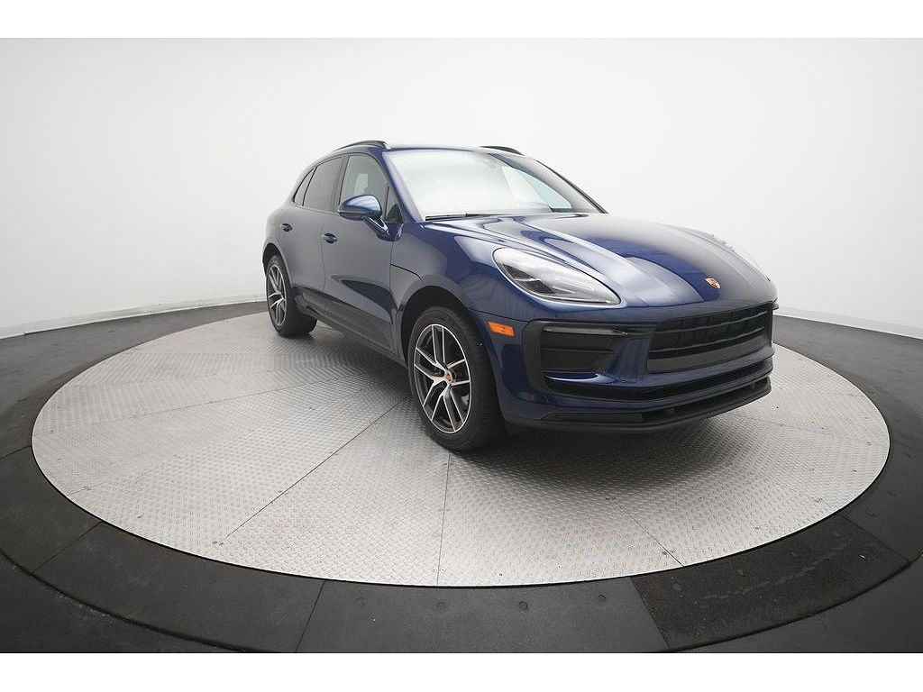2022 Porsche Macan