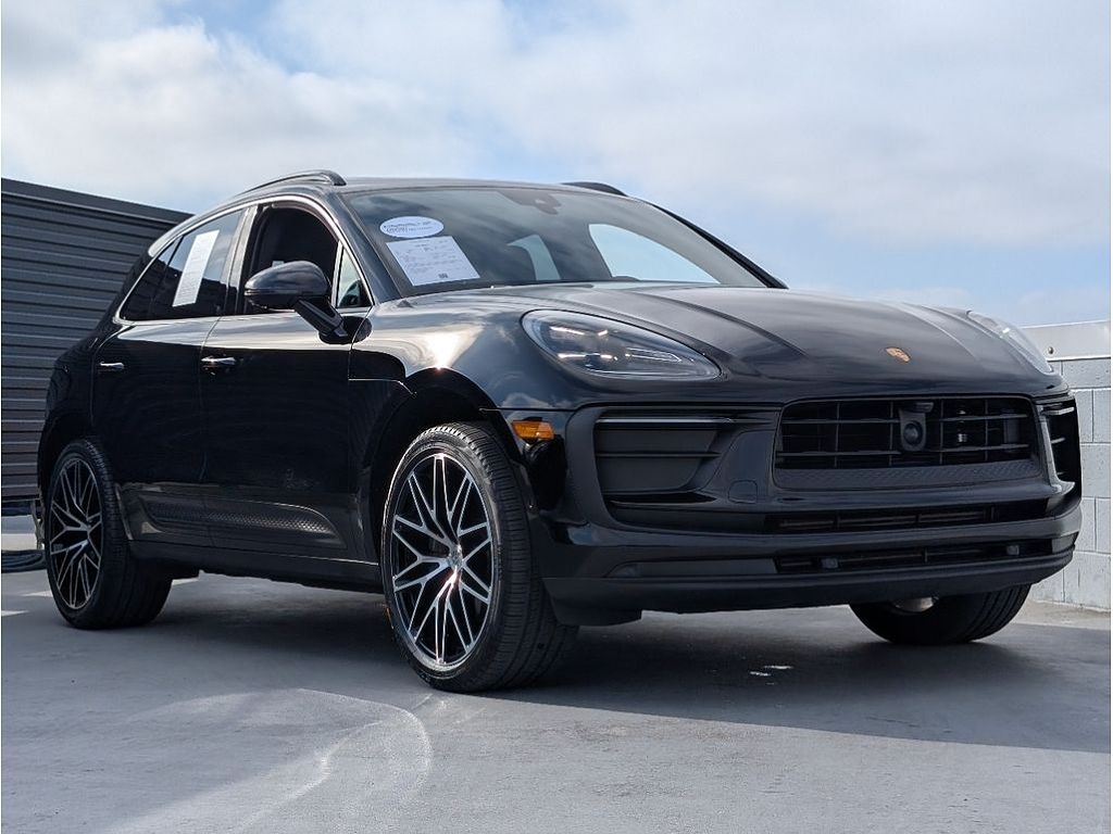 2025 Porsche Macan