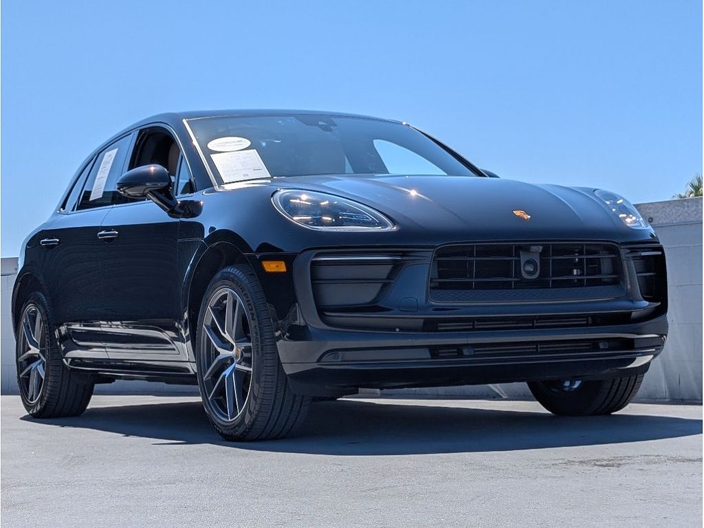 2025 Porsche Macan